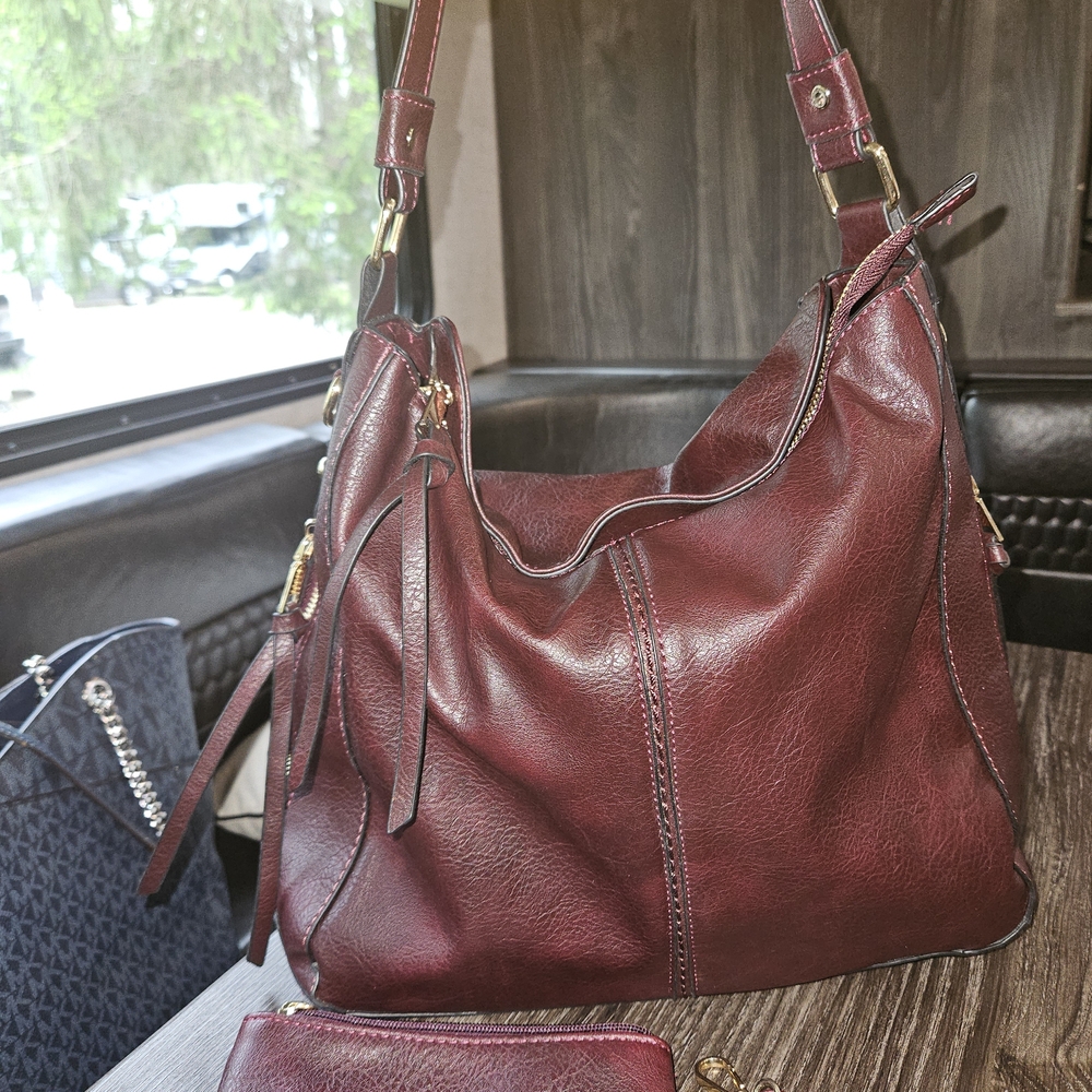 Source Unknown Burgundy Shoulder Bag with Gold Hardware